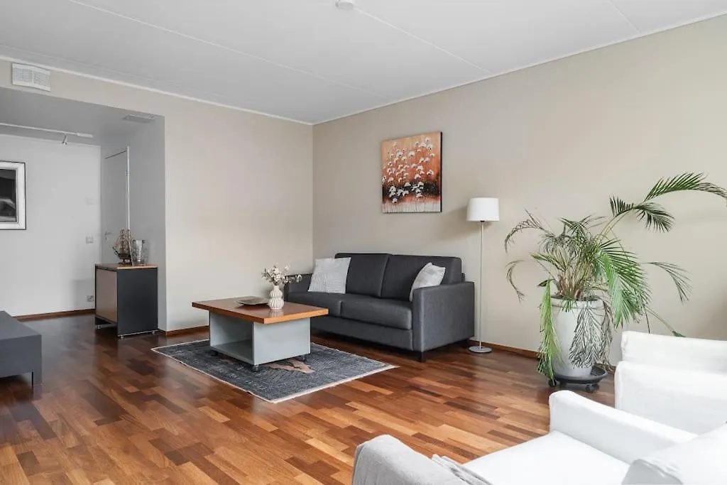 2Bedroom & Spa In Heart Of City - 90 Square Meters ヘルシンキ